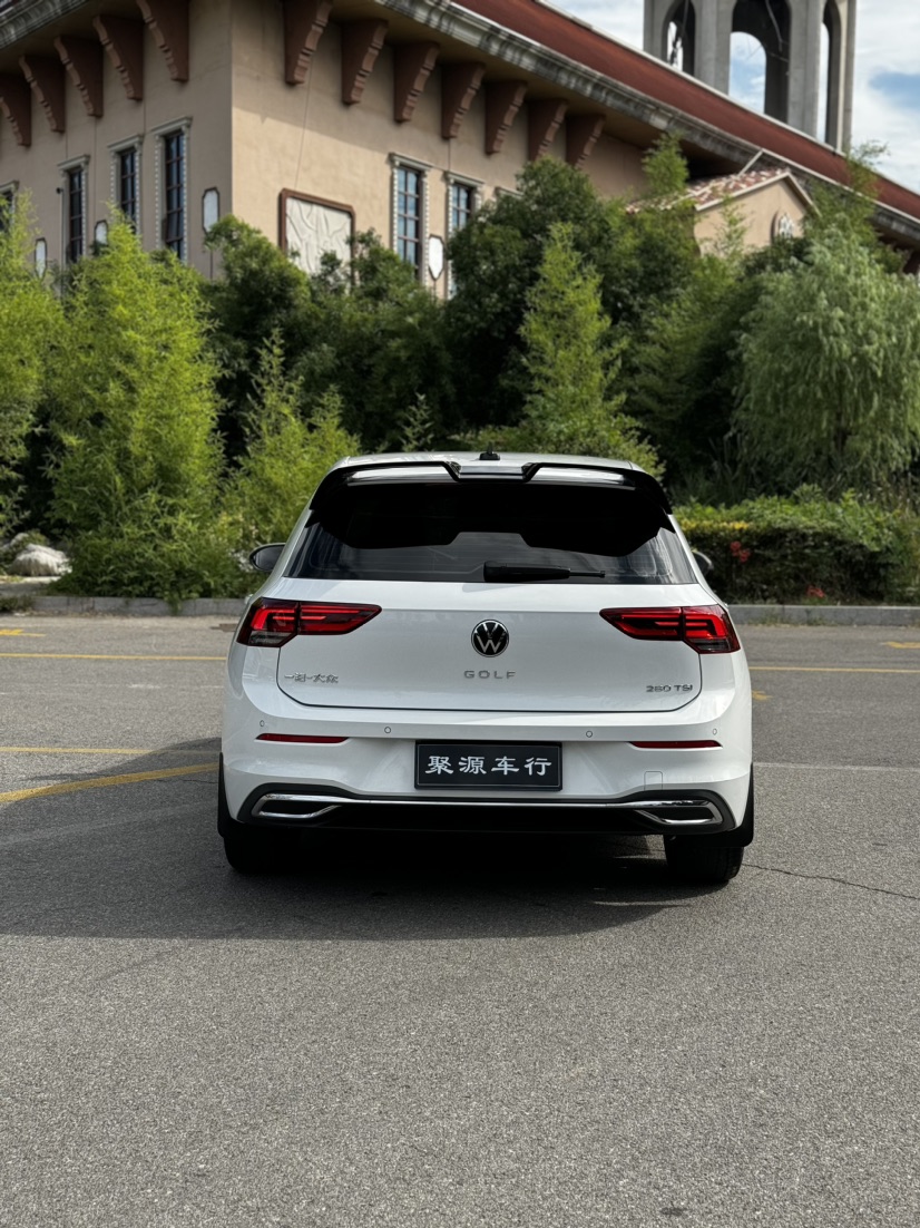 Volkswagen Golf 2022 car image #7