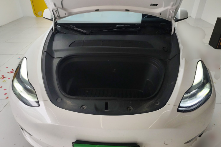 Tesla Model Y 2023 car image #22