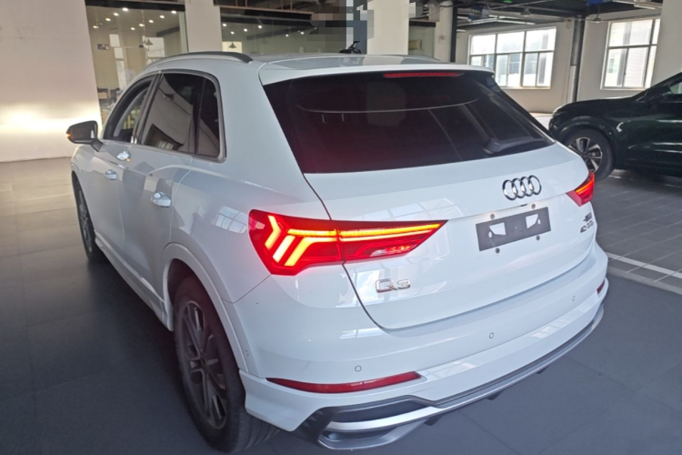Audi Q3 2021 #5 Audi Q3 2021 car image #5