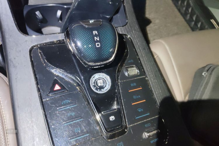 BYD Han 2021 car image #16
