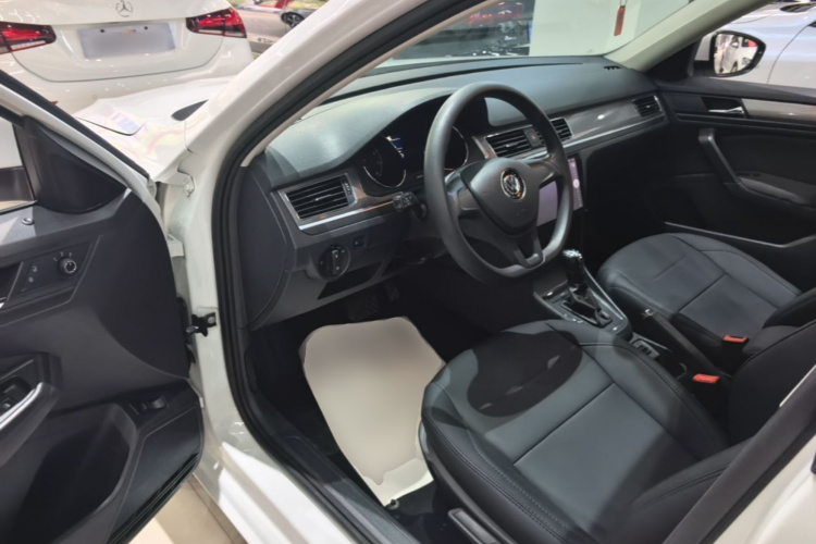 Volkswagen Bora 2020 car image #16