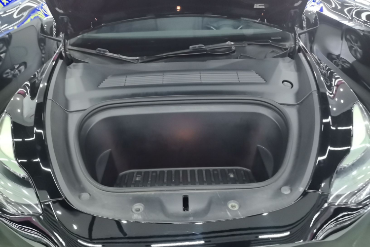 Tesla Model Y 2021 #20 Tesla Model Y 2021 car image #20