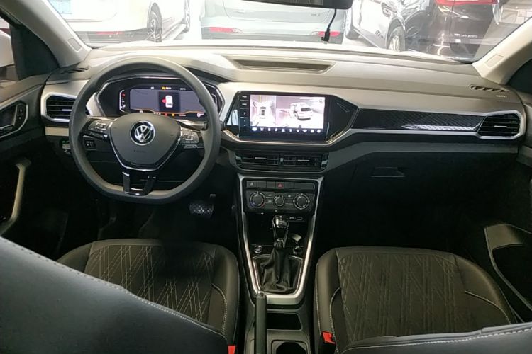 Volkswagen T-Cross 2023 #10 Volkswagen T-Cross 2023 car image #10