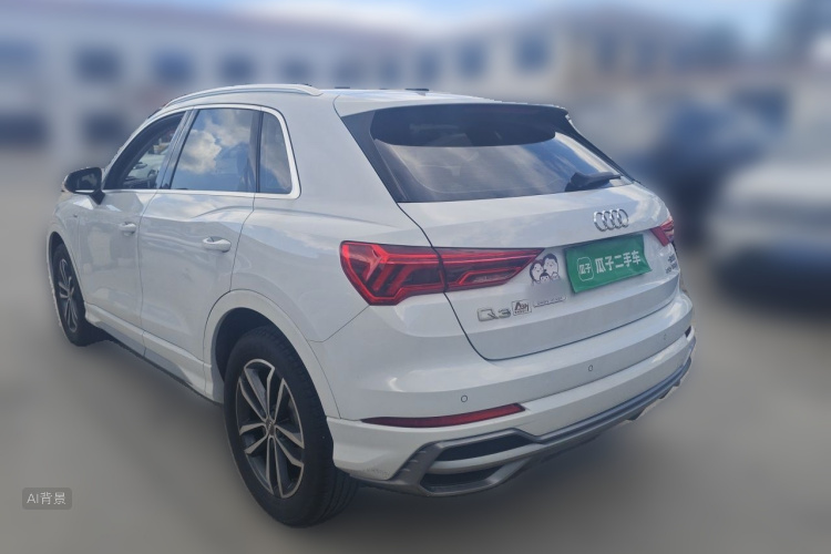 Audi Q3 2020 car image #5
