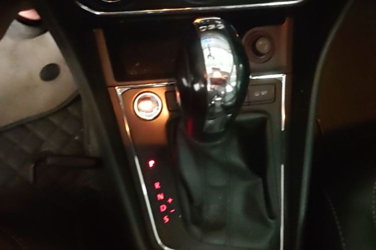 Volkswagen Lavida 2018 car image #14