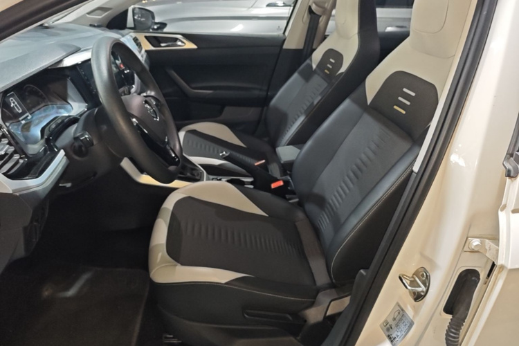 Volkswagen Polo 2020 car image #19