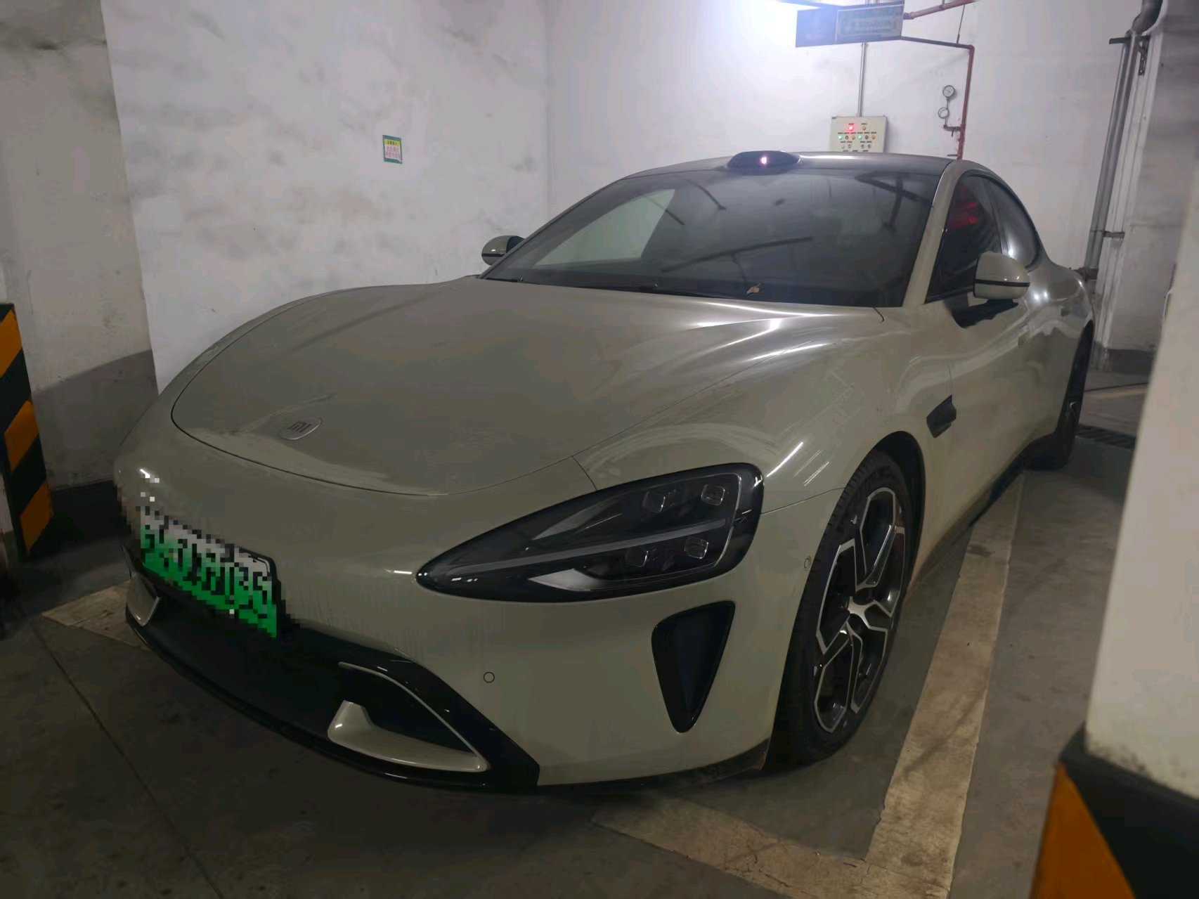 MI SU7 2025 car image 