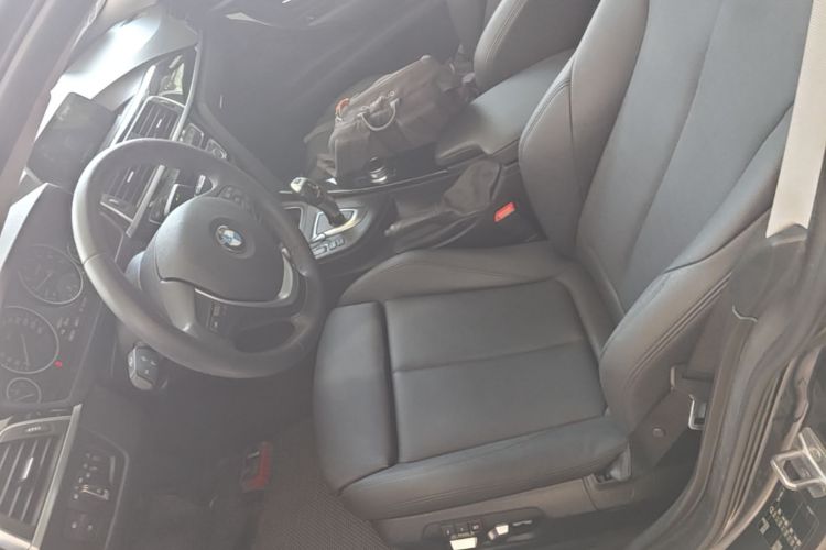 BMW 3 Series GT 2019 #19 BMW 3 Series GT 2019 car image #19