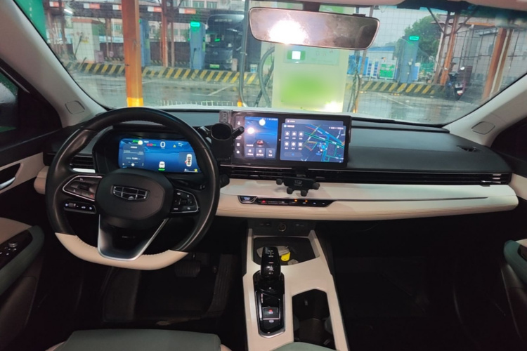 GEELY Emgrand L HiP 2022 car image #10