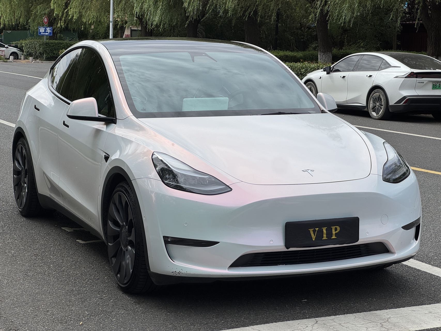 Tesla Model Y 2022 car image #3