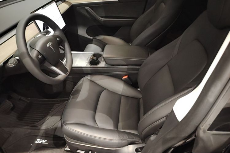 Tesla Model Y 2023 #15 Tesla Model Y 2023 car image #15
