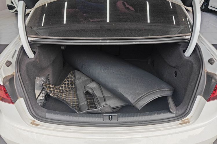 Audi A3 2018 car image #19
