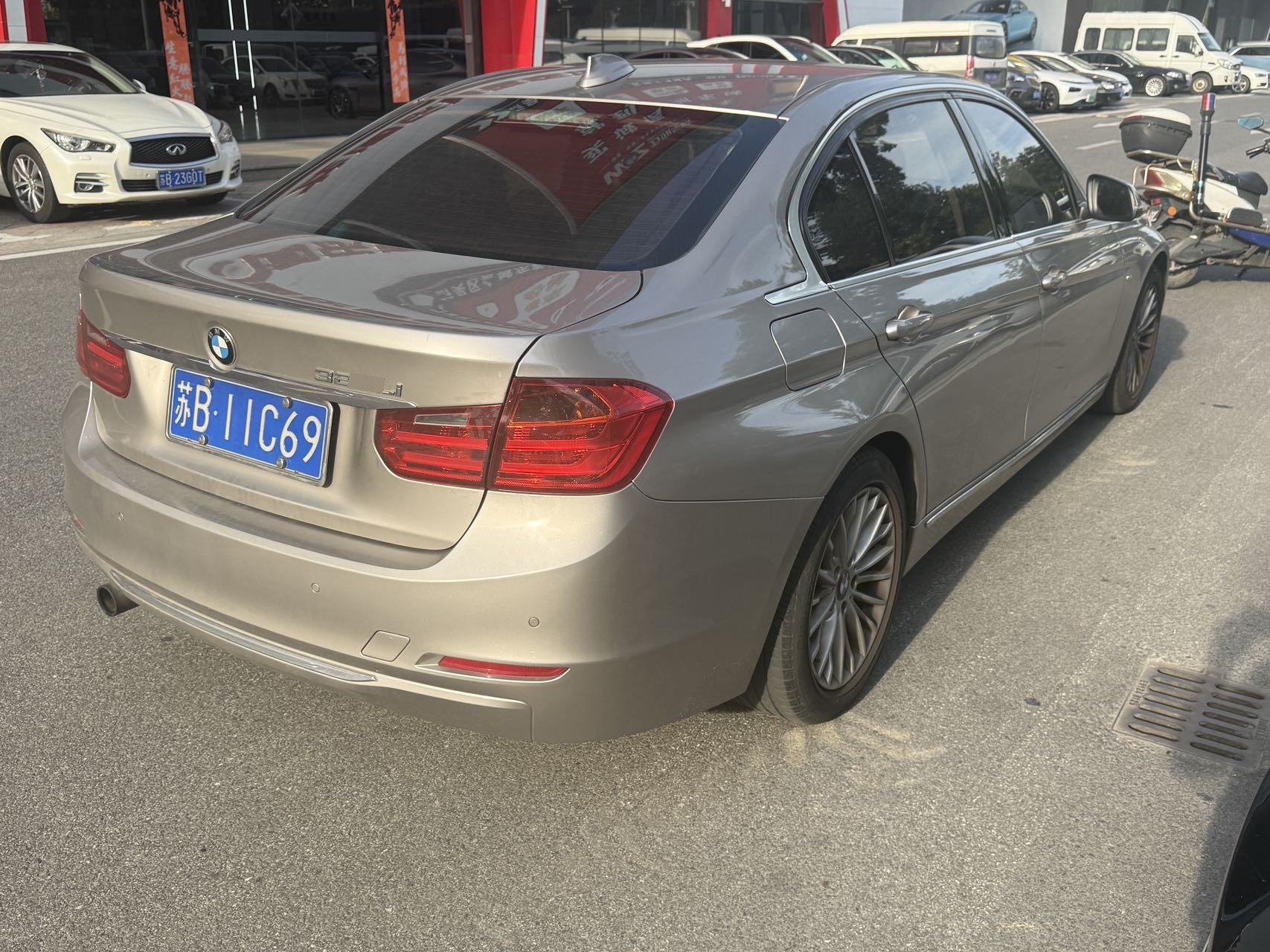 BMW 3 Series 2013 car image #6