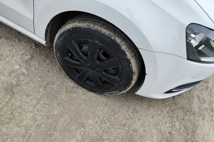 Volkswagen Polo 2016 car image #9