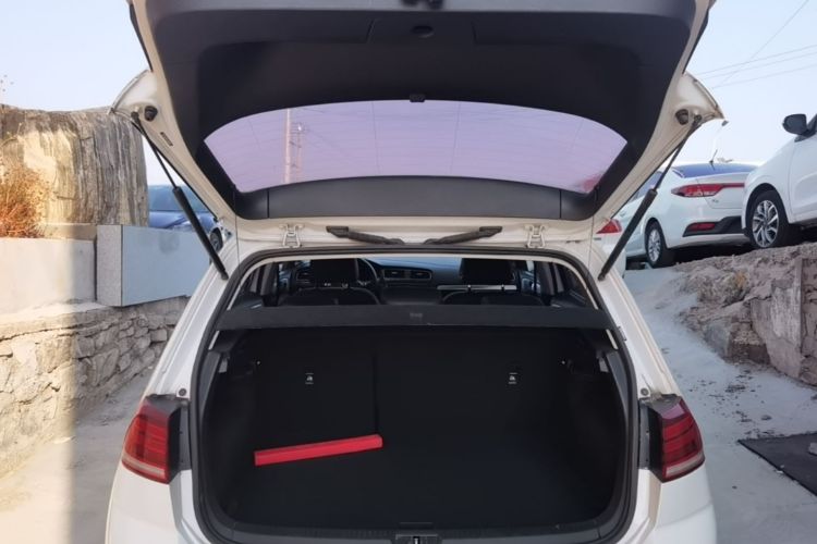 Volkswagen Golf 2018 صورة سيارة #21