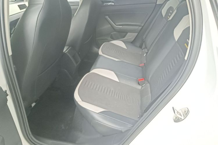 Volkswagen Polo 2021 car image #17