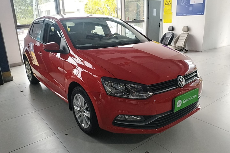 Volkswagen Polo 2015 car image #4