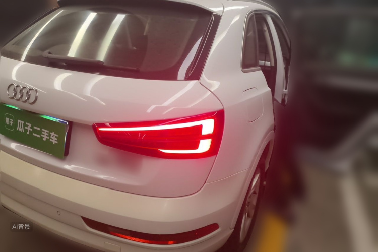 Audi Q3 2019 car image #7