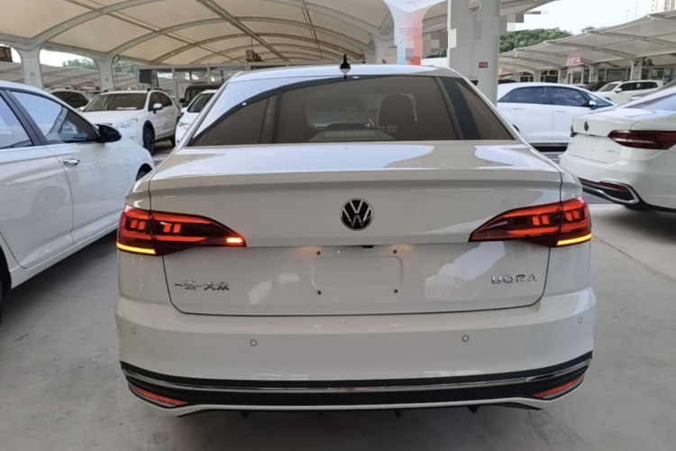 Volkswagen Bora 2025 car image #6