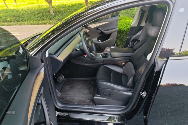 Tesla Model Y 2023 #17 Tesla Model Y 2023 car image #17