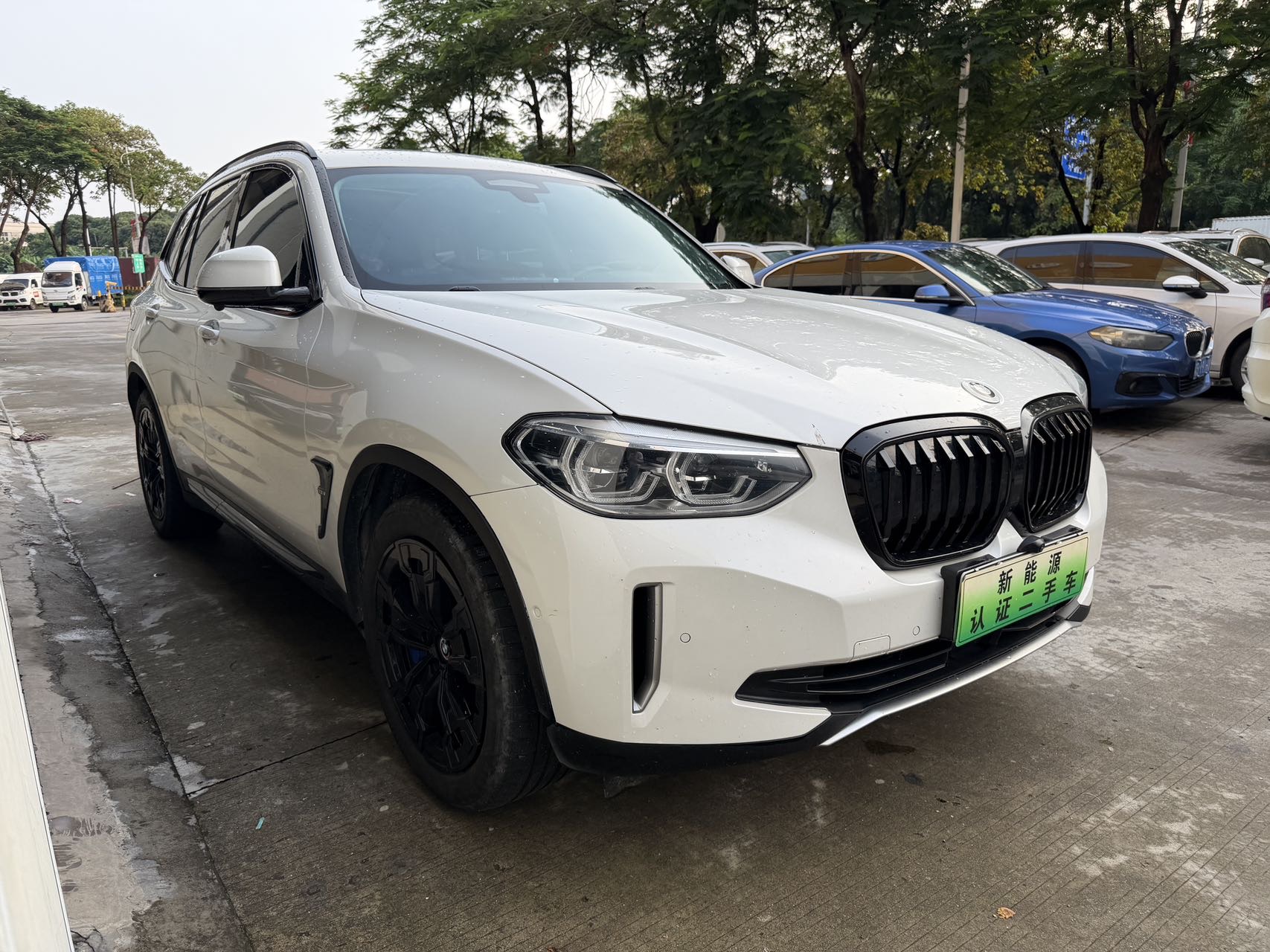 BMW iX3 2021 изображение автомобиля #3