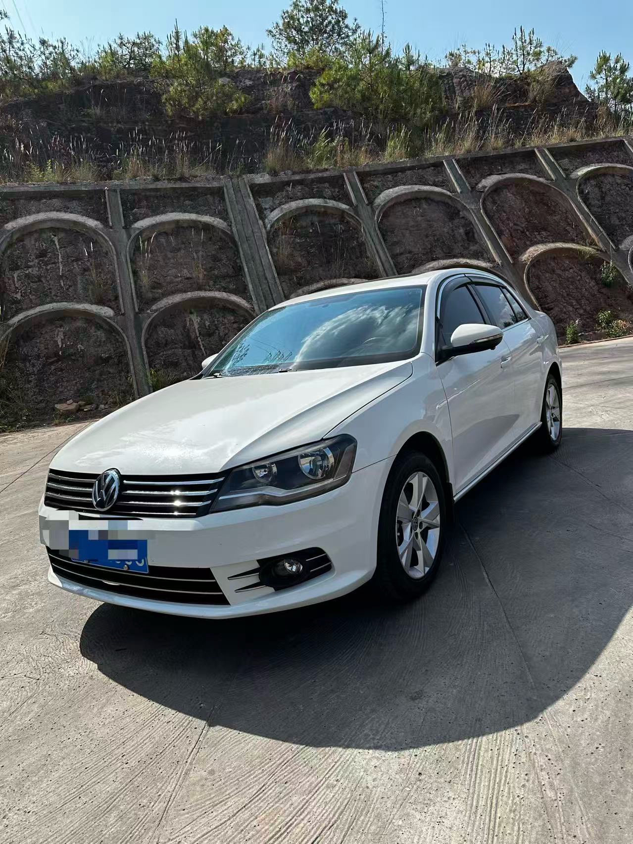 Volkswagen Bora 2015 Volkswagen Bora 2015 car image