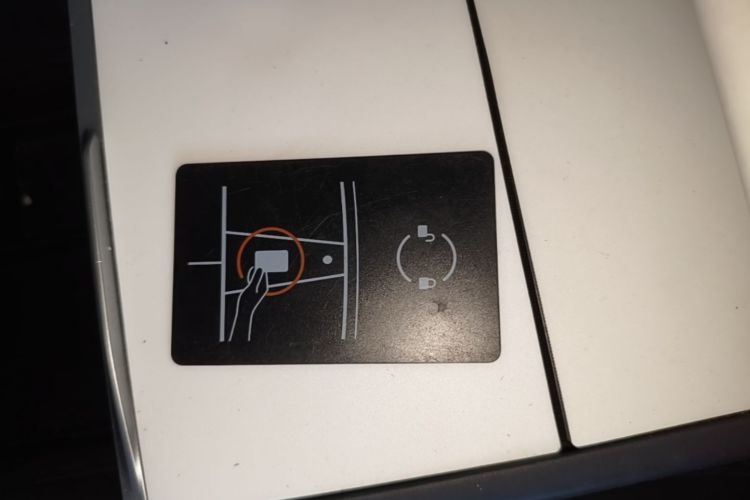 Tesla Model 3 2024 car image #9