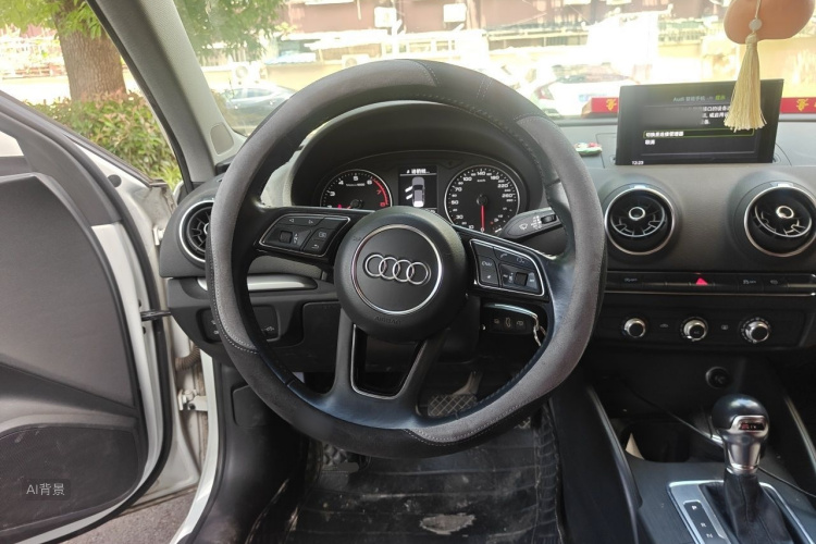 Audi A3 2018 car image #12