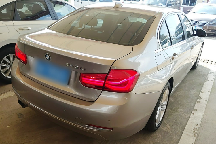 BMW 3 Series 2017 #5 BMW 3 Series 2017 car image #5