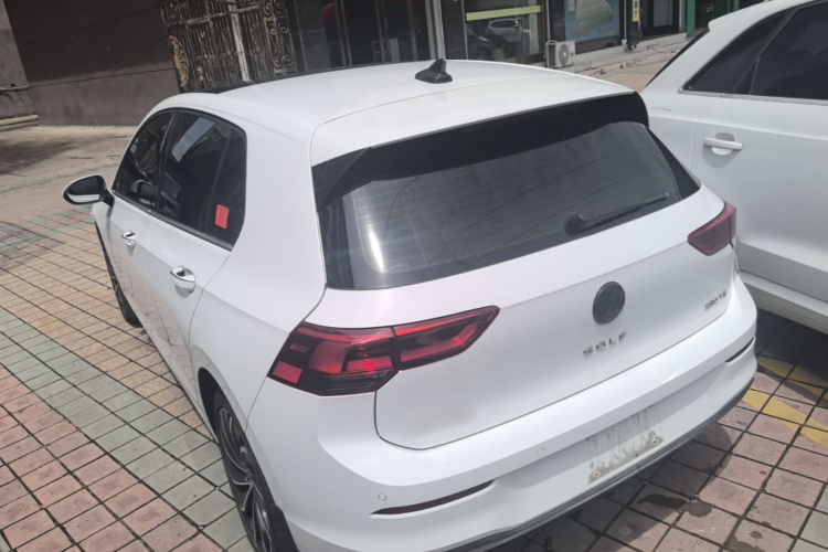 Volkswagen Golf 2021 car image #5