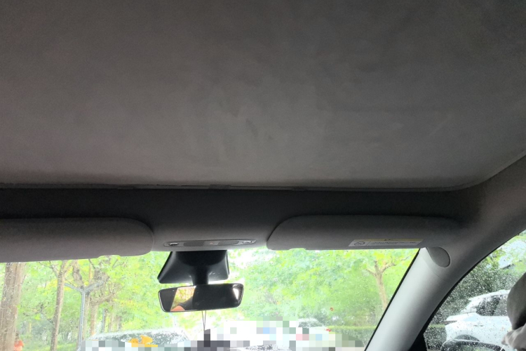 Tesla Model Y 2024 immagine di auto #16