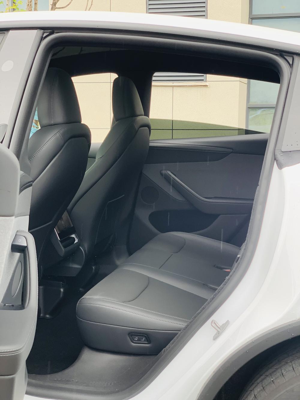 Tesla Model Y 2026 #17 Tesla Model Y 2026 car image #17
