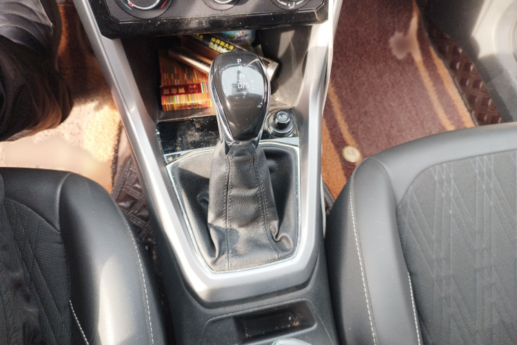 Volkswagen T-Cross 2020 car image #16