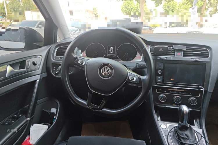 Volkswagen Golf 2019 car image #12