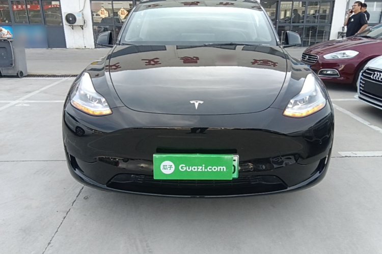 Tesla Model Y 2023 #3 Tesla Model Y 2023 car image #3