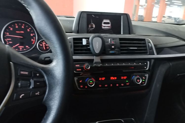 BMW 3 Series 2017 #13 BMW 3 Series 2017 car image #13