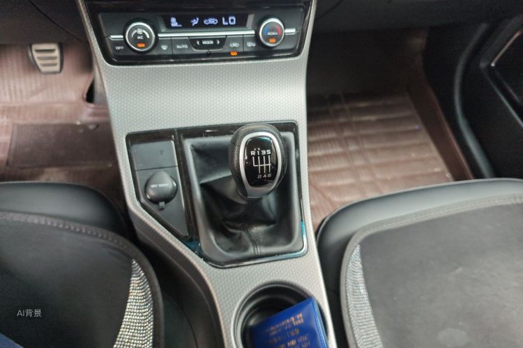 GEELY Emgrand GS 2017 car image #16