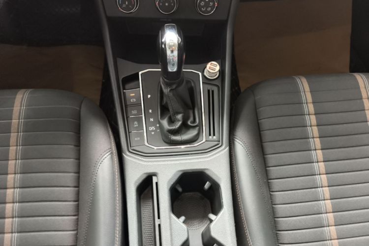 Volkswagen Lavida 2021 car image #14