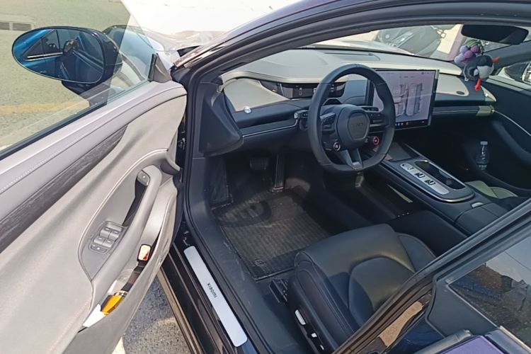 MI SU7 2025 car image #16