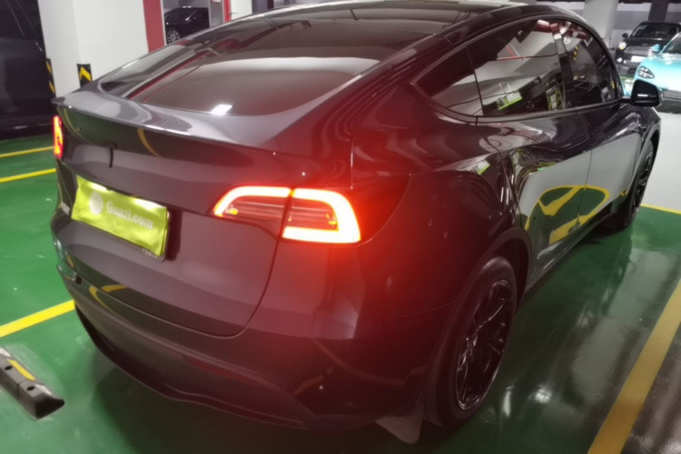 Tesla Model Y 2024 #7 Tesla Model Y 2024 car image #7