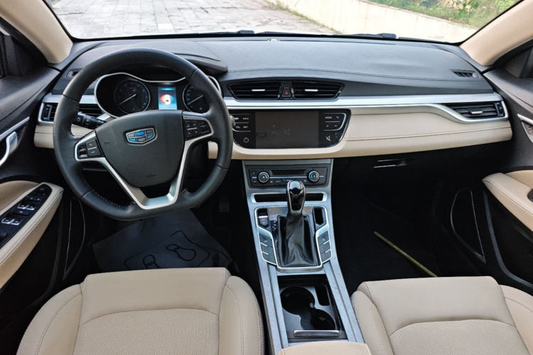GEELY Emgrand 2019 #10 GEELY Emgrand 2019 car image #10