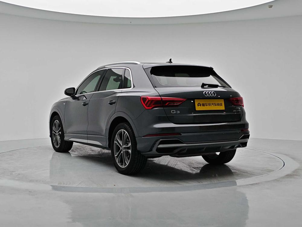 Audi Q3 2022 car image #5