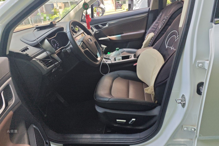 GEELY Emgrand GS 2018 car image #17