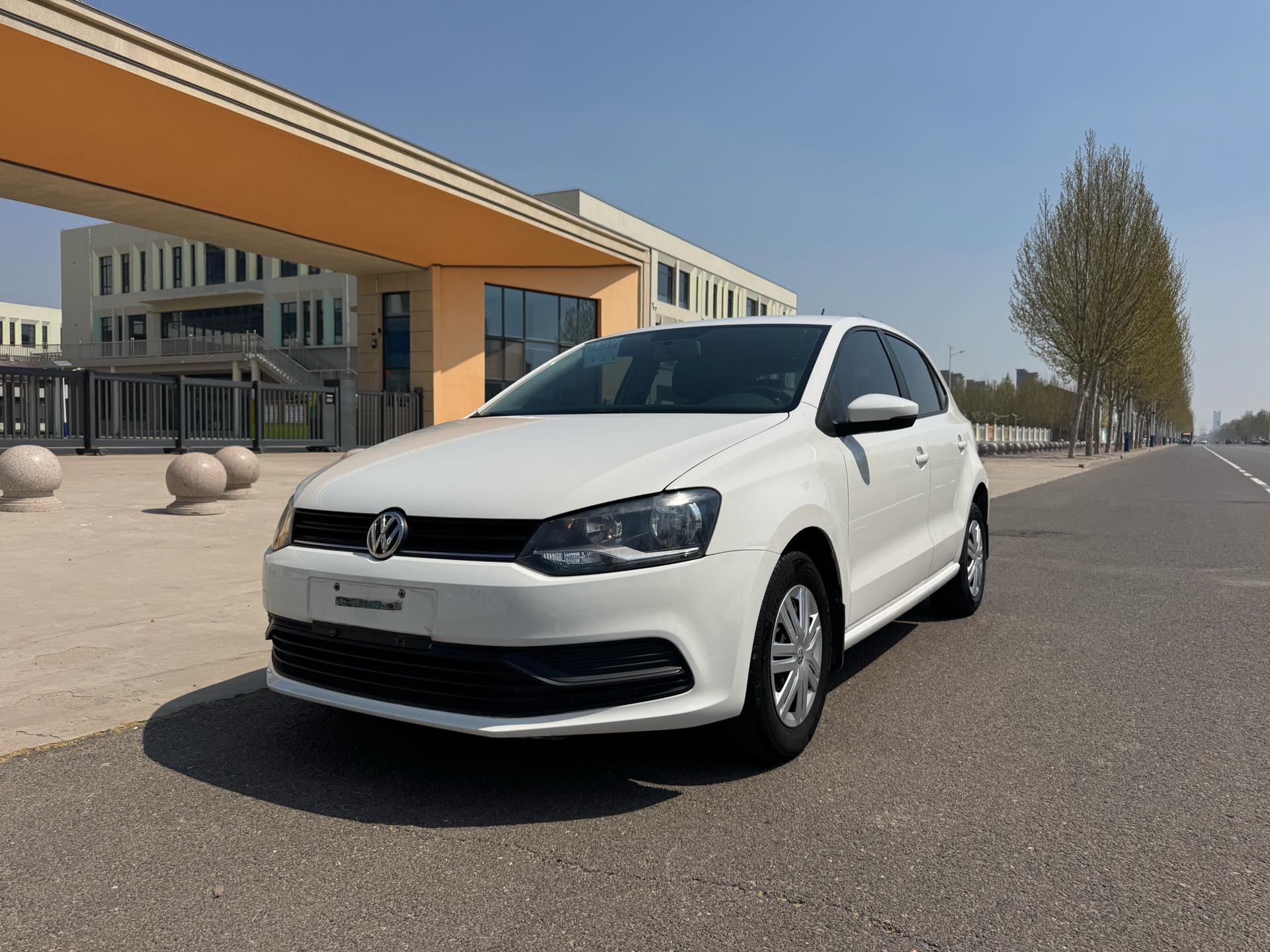 Volkswagen Polo 2017 car image 