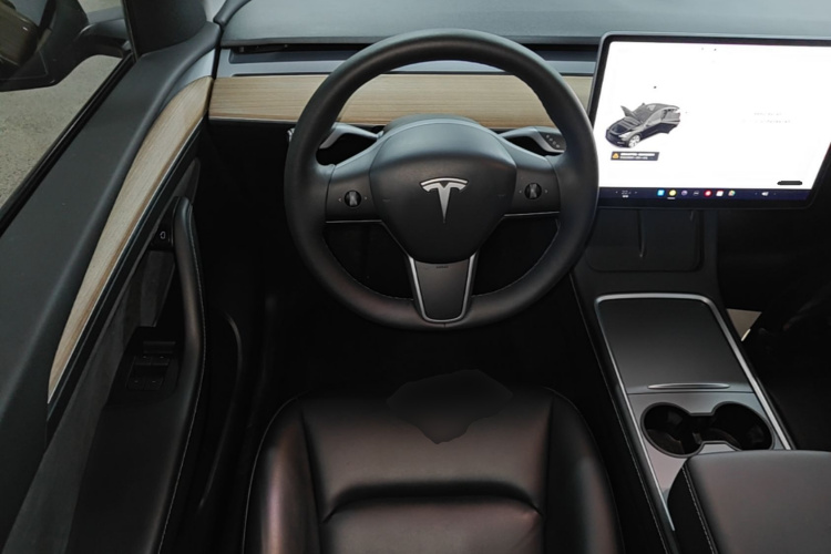 Tesla Model Y 2021 #11 Tesla Model Y 2021 car image #11