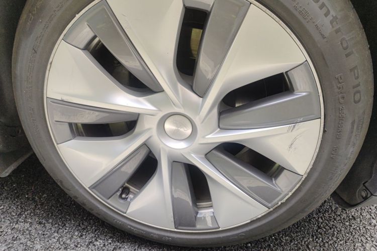 Tesla Model Y 2022 #9 Tesla Model Y 2022 car image #9