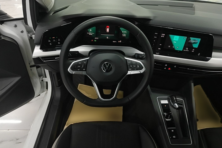 Volkswagen Golf 2022 صورة سيارة #11