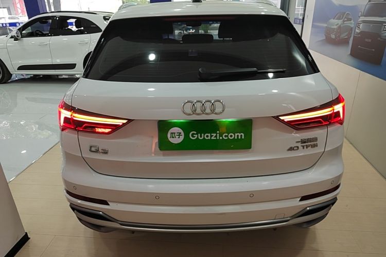 Audi Q3 2023 car image #6