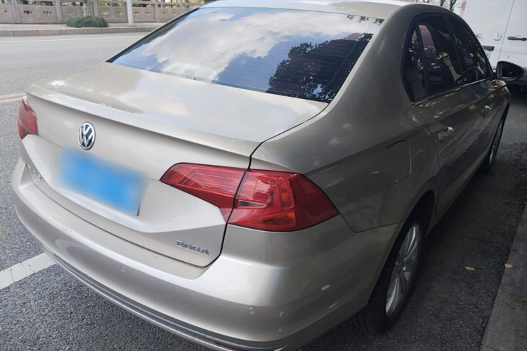Volkswagen Bora 2017 car image #7