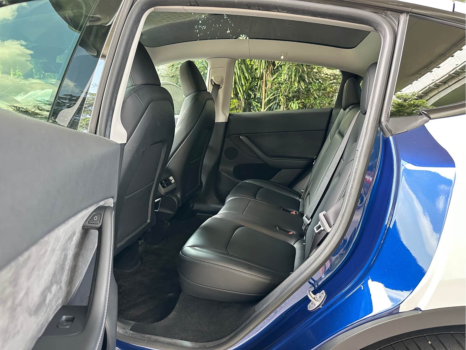 Tesla Model Y 2023 car image #10